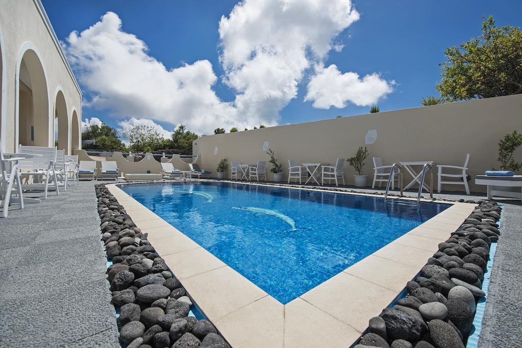 Alizea & 3* Fira (Santorini)